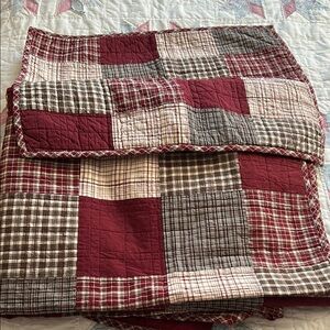 Plaid Patchwork Quilt and Pillow Sham- Twin